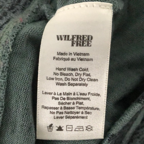Aritzia ruched skirt size medium - Picture 4 of 6